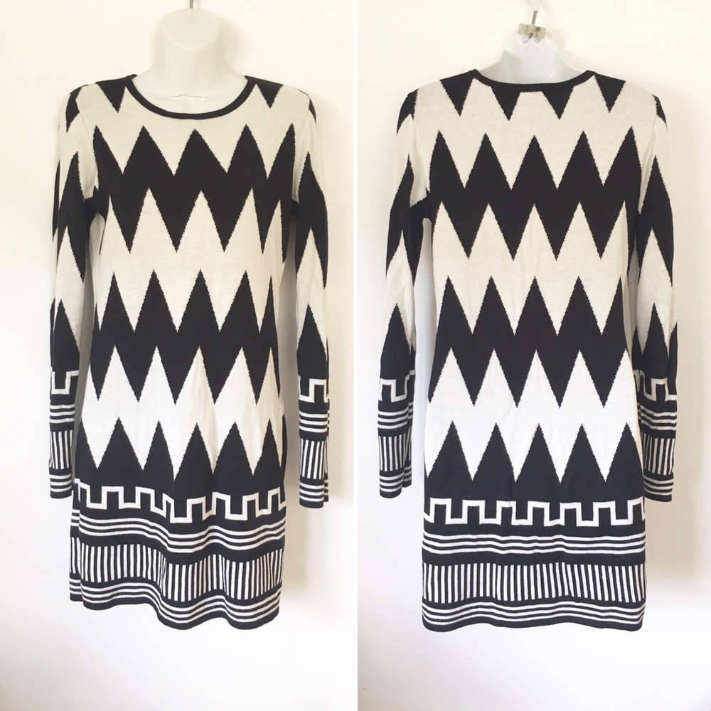 Zigzag black & white geometric knit sweater dress